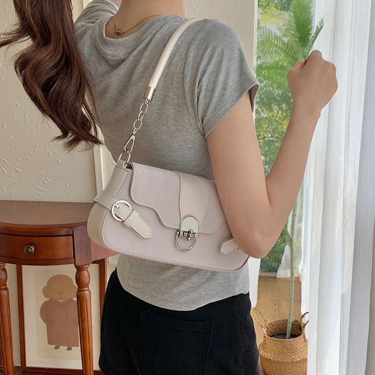 Melard im neuen Stil für Damen mit Metallverschluss und Klappdeckel für Mädchen, die viel unterwegs sind, um die Schulter oder den Körper zu heben_voghion.com