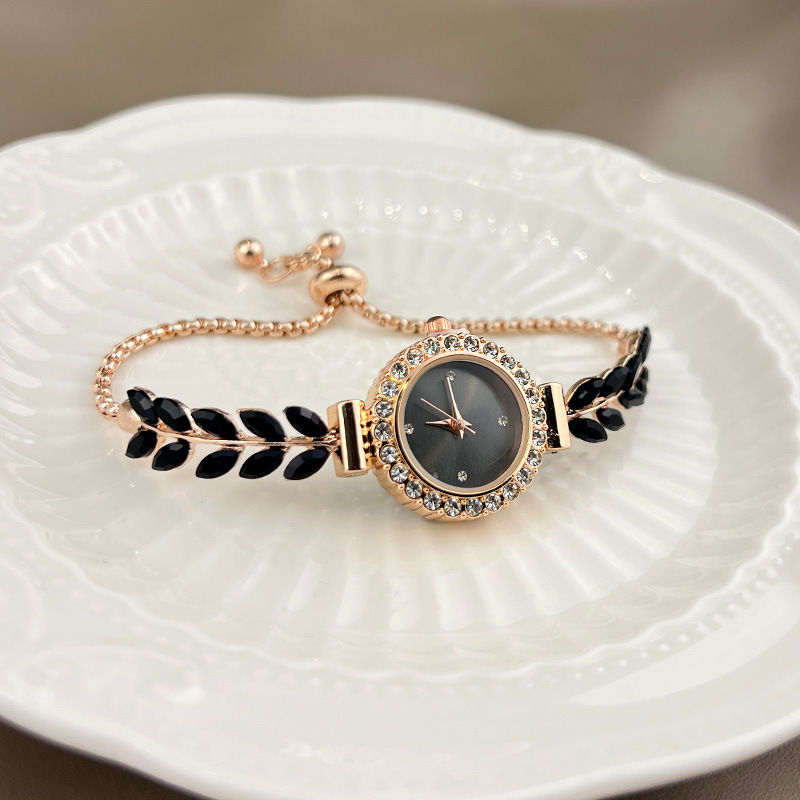 Orologio da donna rotondo con foglia di diamante della nuova moda 2023 con quadrante semplice e tavolo regalo con regolazione gratuita_voghion.com