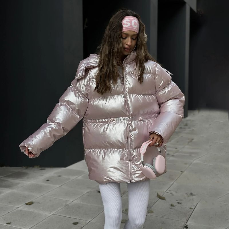 Lasergeschnittene Steppjacke für Damen mit abnehmbarer Kapuze – glänzendes Metallic-Finish | Oberbekleidung für Winter und Herbst (Pink/Silber/Schwarz, S/M/L)_voghion.com