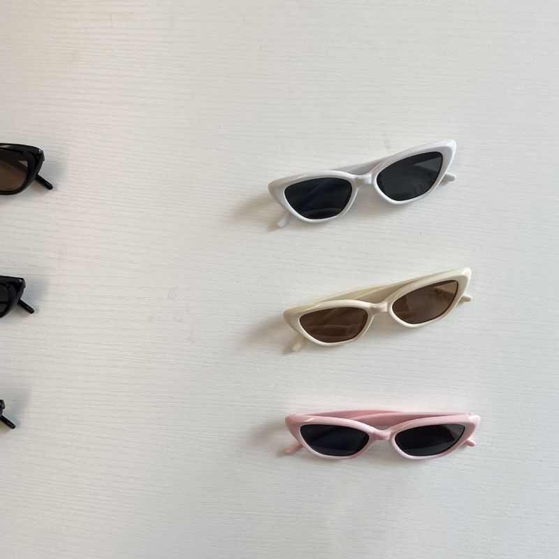 Børns drenge piger, forår 2024 trendy og cool, cat eye solbriller til babyer, parasol trend_voghion.com