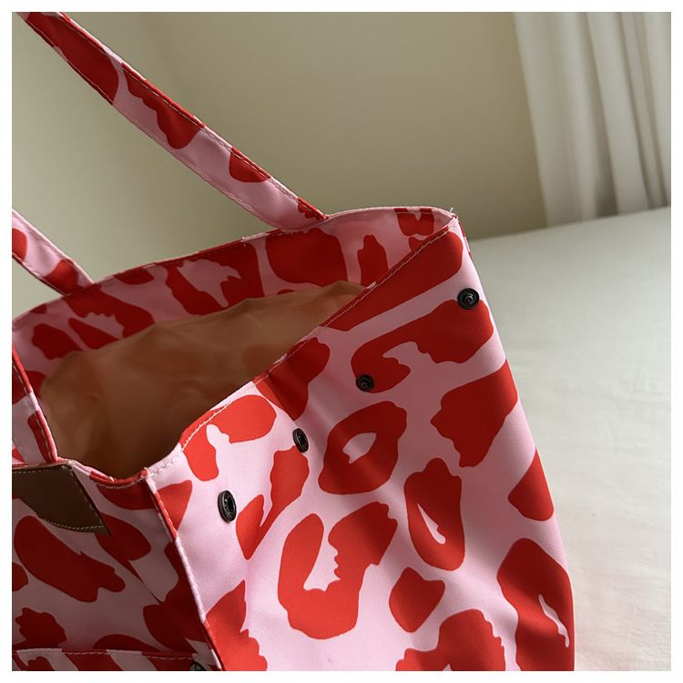 Leopard Print Canvas Tote Bag Women's Large-capacity Bag Portable Commuter Bag Versatile Shoulder Mommy Bag_voghion.com