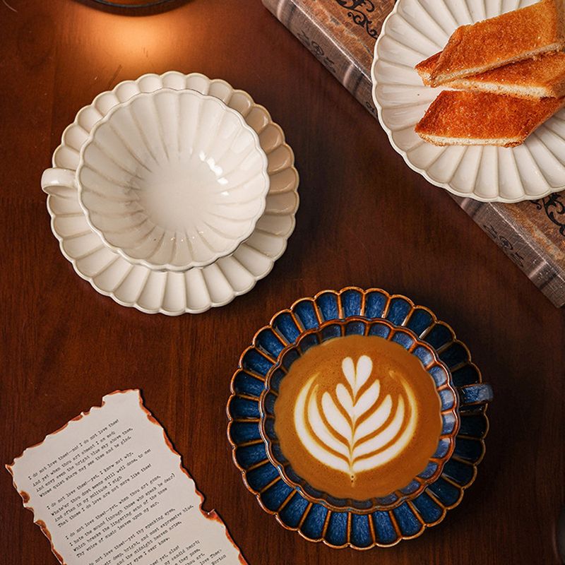 Taza y platillo de cerámica con crisantemo azul y blanco para café, té de la tarde y latte, para oficina_voghion.com