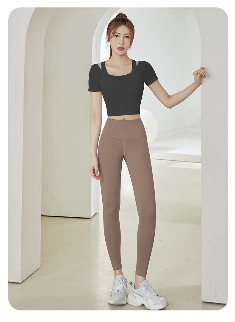 SUPERFLOWER New Women's Comfortable Yoga Top with Fixed Padded Mesh and Breathable Fabric 2 in 1 Style Fiess Shirt_voghion.com