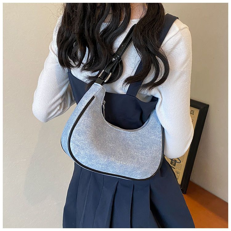 FOUR ONE popular niche denim women. It is a fashionable versatile crossbody bag for casual single shoulder and underarm_voghion.com