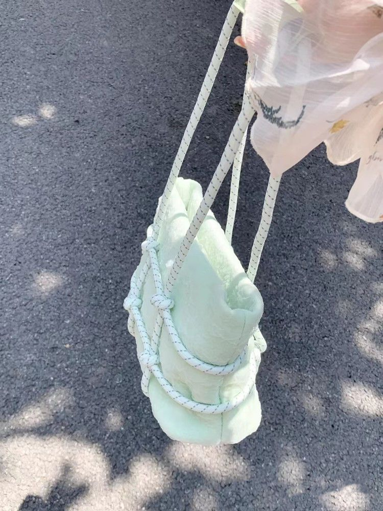 Small Design for Women's Summer 2022 New Fashion Woven Handbag Mesh Canvas Shoulder Underarm Bag_voghion.com