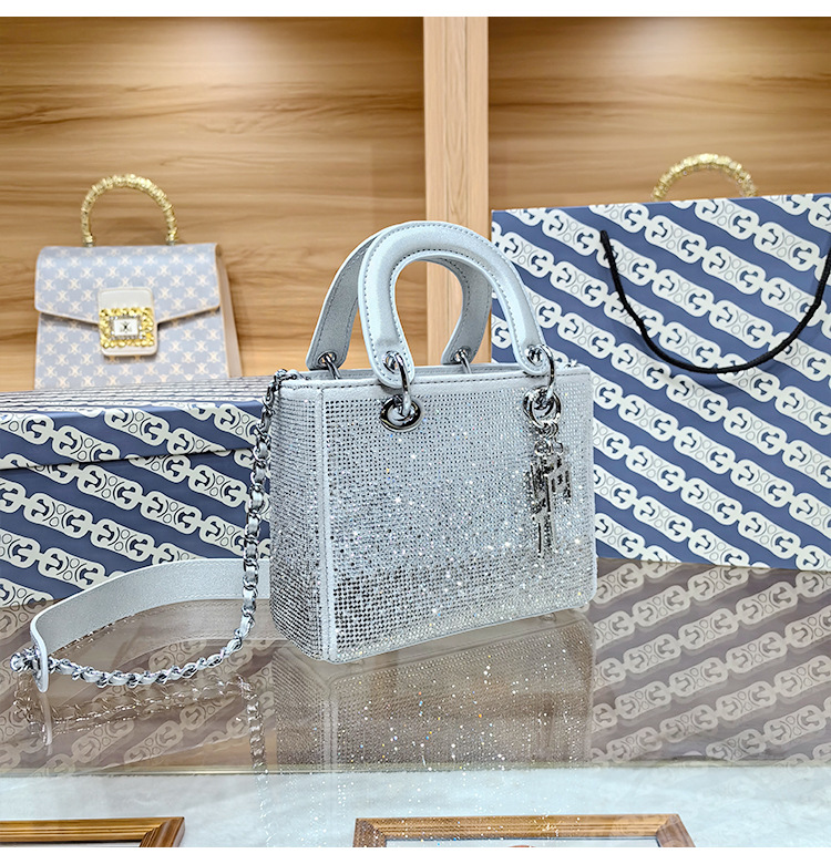 Cinghie a catena Daifei portatili di fascia alta con strass sfumati da donna di vendita calda, piccole borse quadrate a tracolla, alla moda_voghion.com
