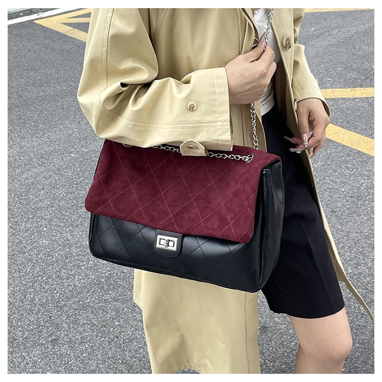 Borsa a tracolla di alta qualità per pendolari, con catena trapuntata in nylon, di grande capacità, per donne, 2025_voghion.com