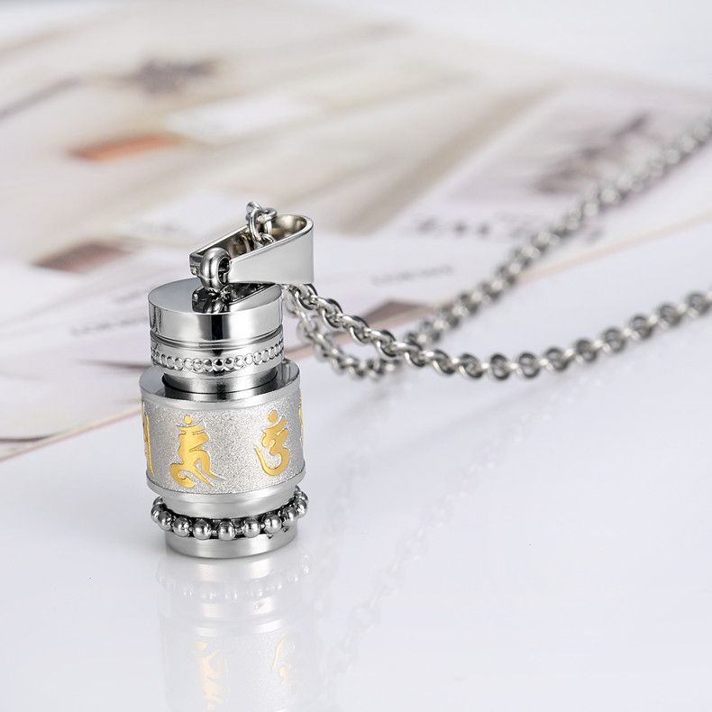 Collier pendentif créatif personnalisé transfrontalier rétro sanskrit avec mantra à six mots, accessoires tendance en acier titane pour hommes et femmes_voghion.com