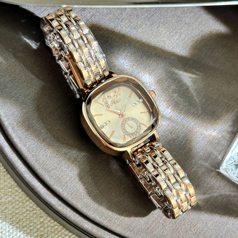 Orologio quadrato in vetro sfaccettato, orologio al quarzo di lusso, orologio da donna con temperamento di nicchia, da lavoro, quotidiano, compleanno, anniversario, regalo di San Valentino_voghion.com