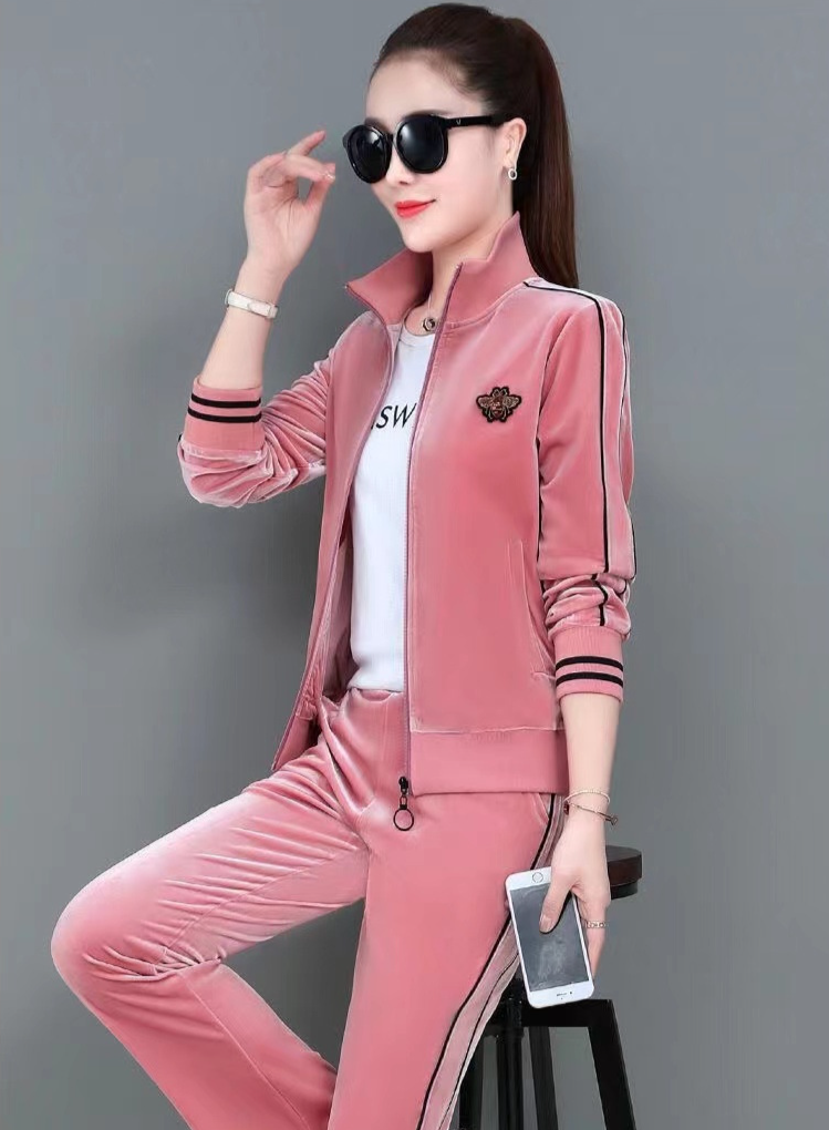 Women's Clothing Middle Aged And Elderly Sportswear Suits Autumn And Winter Gold Velvet Casual Slim Three Piece Suit_voghion.com