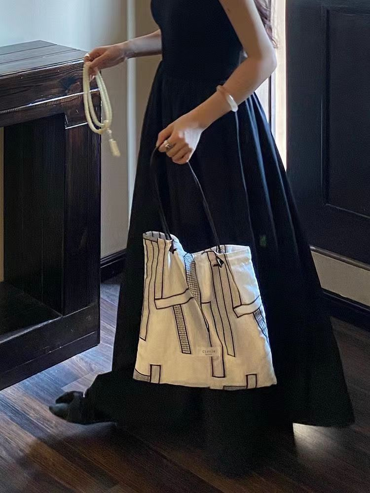 Nova bolsa estilo chinês casual vestido longo combinado com bolsa de cetim zen, corda de couro de vaca, bolsa de ombro estilo preguiçoso de linho de algodão puro_voghion.com