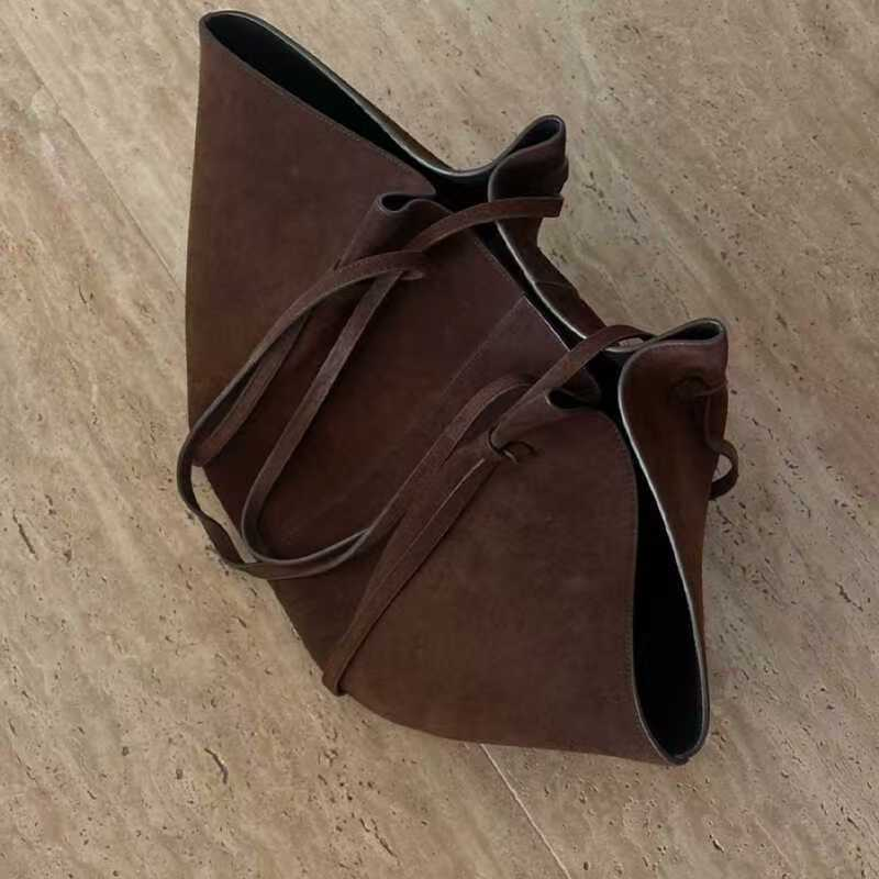 Sac en daim New York, sac de créateur, sac fourre-tout de luxe, simple, élégant, français, moderne, urbain, chic, cuir, multifonctions_voghion.com