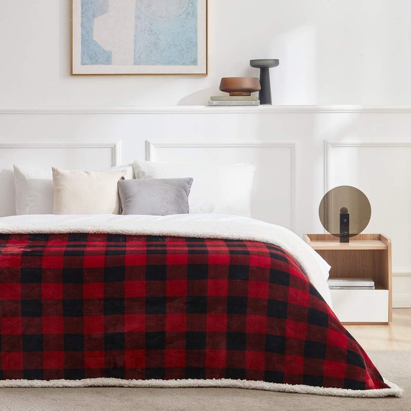 Facecloth Double Layer Classic Red And Black Plaid Printed Lamb Plush Car Nap Blanket_voghion.com