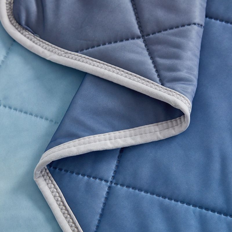 Class A Cooling Silk Summer Blanket - Machine Washable Lightweight Air-Conditioning Comforter For Single & Double Bed Breathable & Hypoallergenic_voghion.com