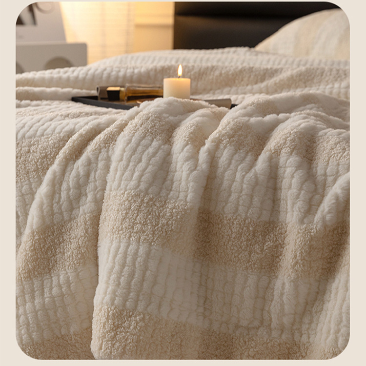 Coperta spessa e morbida in lana di agnello come una coperta_voghion.com