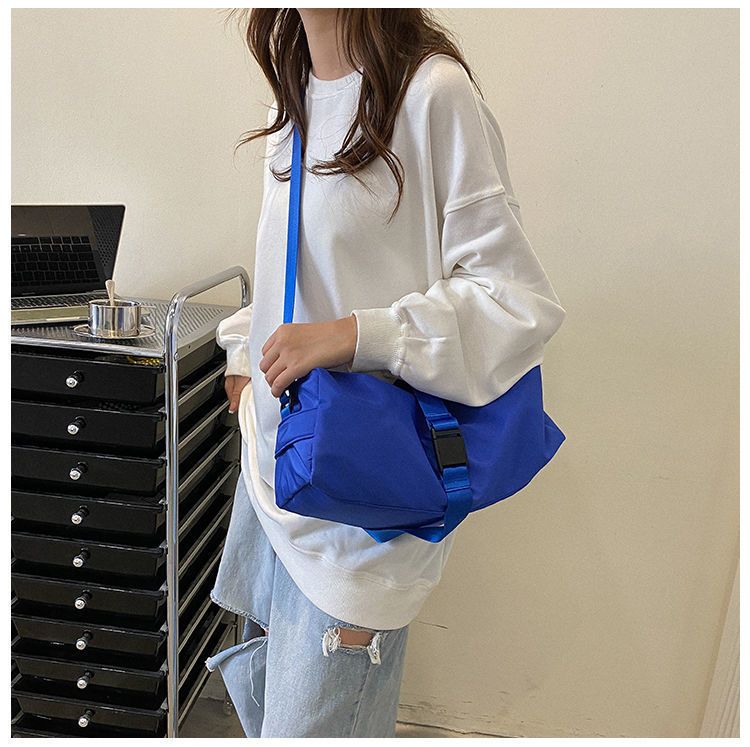 Toast Reisetasche für Männer, wasserdichte Sport- und Fitnesstasche, großes Pendlerkissen aus Nylon in Volltonfarbe, eine Schulter_voghion.com