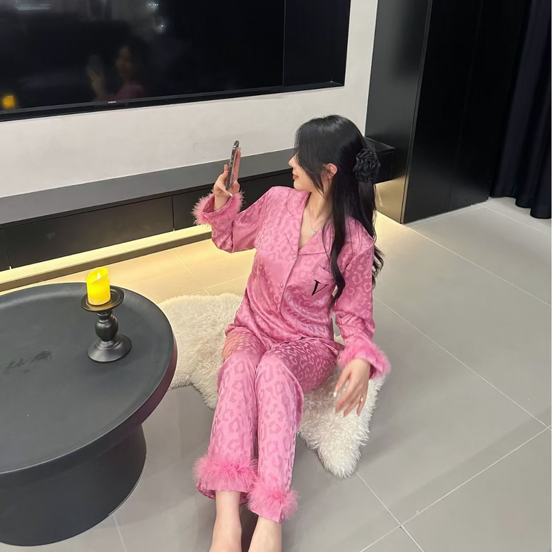Underwear & Sleepwears Leopard Feather High End Pajamas For Women Autumn And Winter Gold Velvet Long Sleeved Comfortable Home Clothes Suit_voghion.com