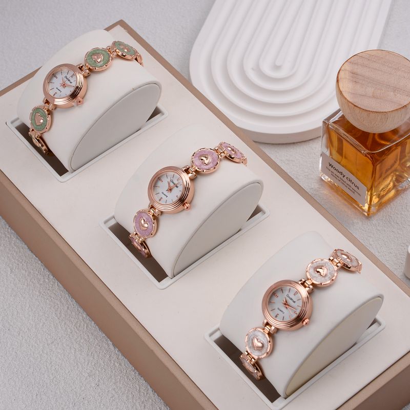 Damen-Quarzuhr, stilvoll und exquisit, runde Form, geeignet für geschäftliche und legere Anlässe, mit einem High-End-Gefühl_voghion.com