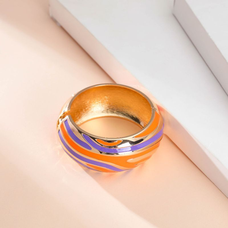 Hot Fashion Retro Gold W Elegant Ladies Drop Oil Patchwork Hand Accessories Bracelet_voghion.com