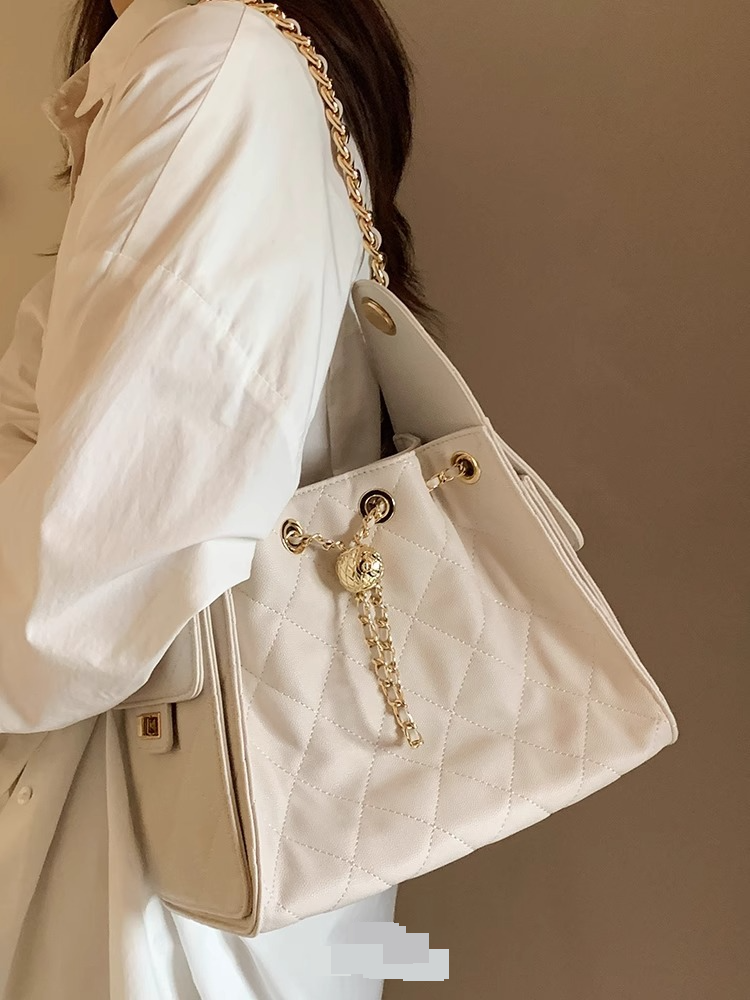 Bucket Bag Kvinnelig Pendlingsstil Nisjedesign Diamant Skulderveske_voghion.com