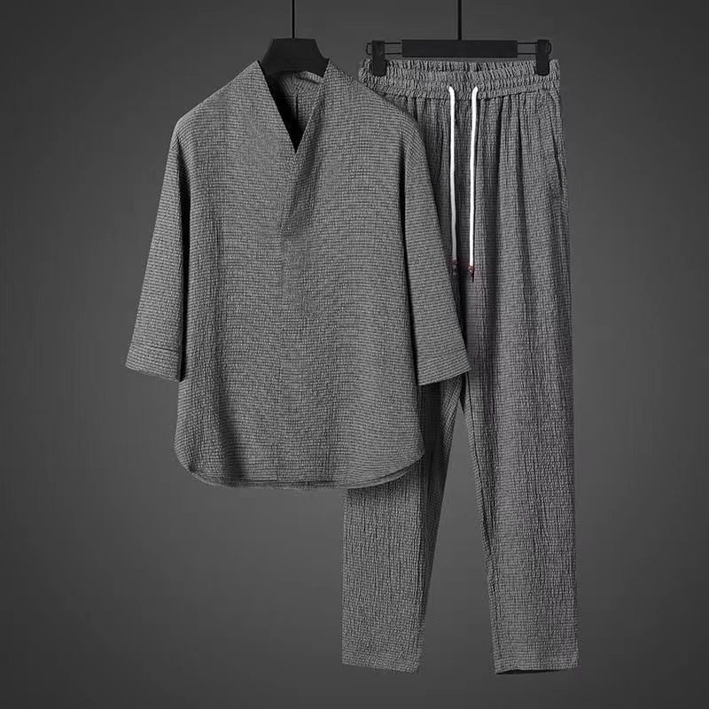 CT Sommer Plus Size Ice Silk Herren Dünnes T-Shirt im chinesischen Stil mit V-Ausschnitt und fünf Ärmeln sowie langen Hosen, lässiges Sport-Zweiteiler-Set_voghion.com