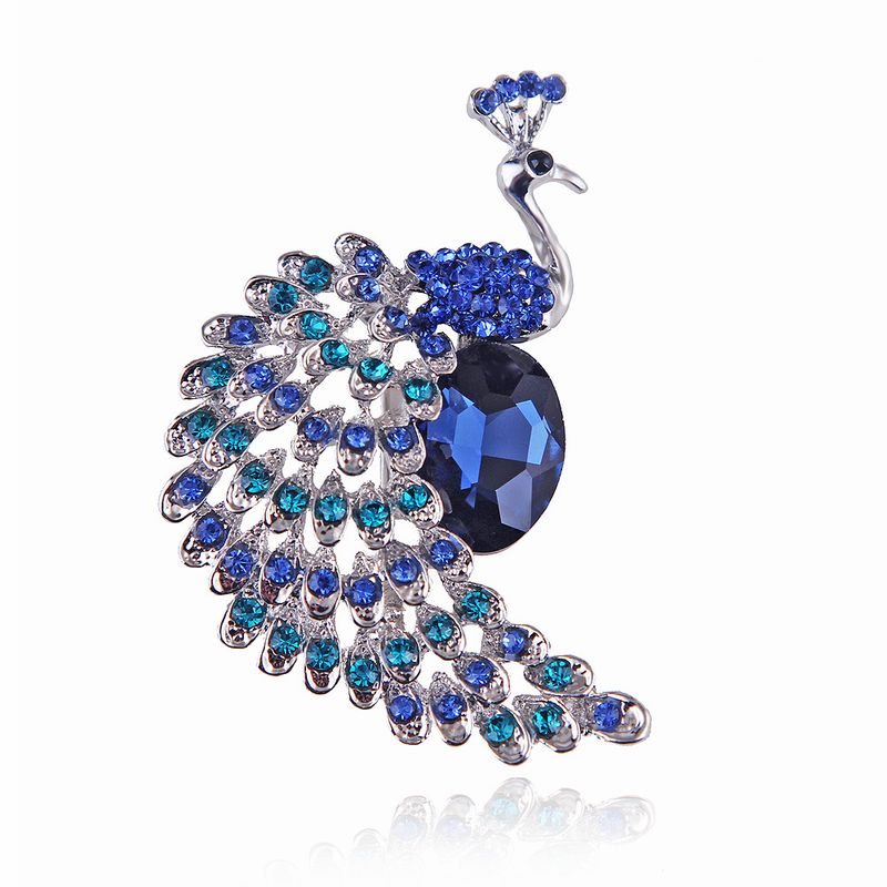 Korean fashion creative retro crystal peacock brooch alloy diamond corsage female pin clothing accessories_voghion.com
