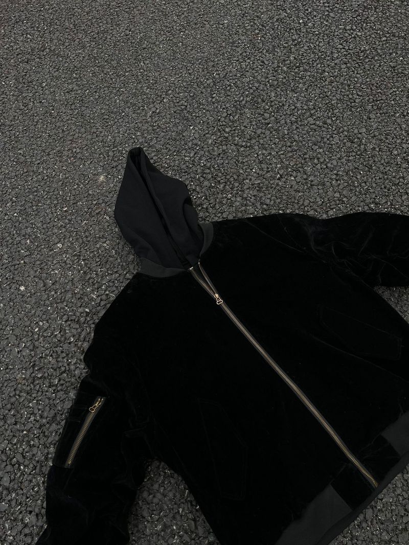 Eon Modish Frühjahr 2025: Neuer amerikanischer Stil, saubere Passform, strapazierfähiger Kapuzenmantel_voghion.com