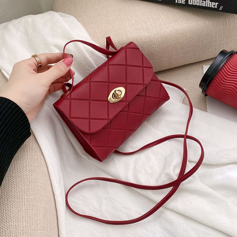 Nuova borsa a tracolla quadrata piccola, alla moda, trapuntata, versatile e in rilievo, da donna, per l'estate_voghion.com