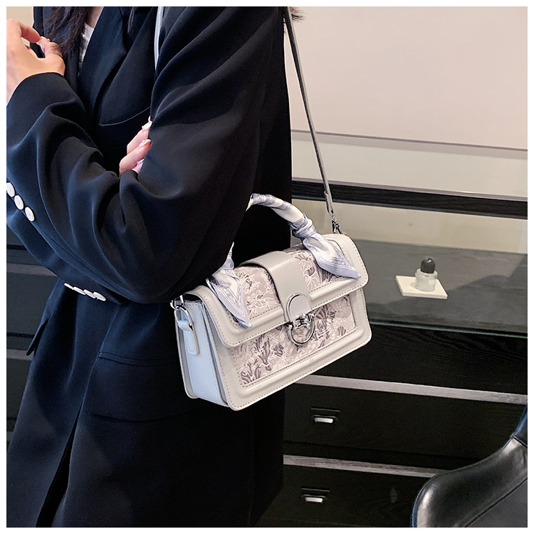 Kesä 2023 Uusi korkealuokkainen brodeerattu käsilaukku Niche Light Luxury Fashion kaikki yhteen olkapäähän sopiva Messenger pieni neliölaukku naisille_voghion.com