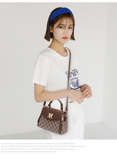 Handtasche mit Klappe und Buchstabengrafik, Geldbörse mit Schnallendekor und Henkel oben für Damen, modische Umhängetasche mit Reißverschluss_voghion.com