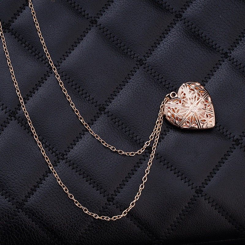 2025 Nouveautés Simple Coeur Creux pour Femmes Couleur Or Collier D'amour Pendentif Bohème Mode Bijoux Petite Amie Cadeau N830_voghion.com