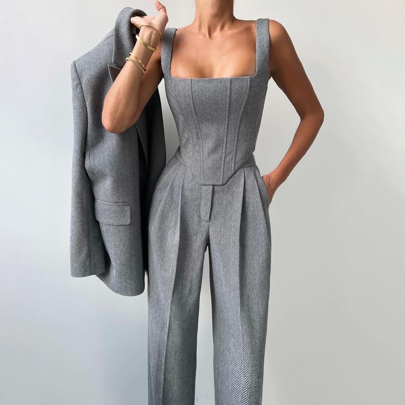 Completo elegante da donna professionale con struttura a stecche - Completo pantalone in misto cotone elasticizzato per l'ufficio primaverile (grigio/rosso)_voghion.com