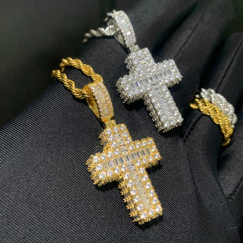 Neien Hip-Hop Kräizanhänger mat ageleetem Zirkon a Gold a Sëlwer am Punk-Stil Halskette fir One Piece_voghion.com