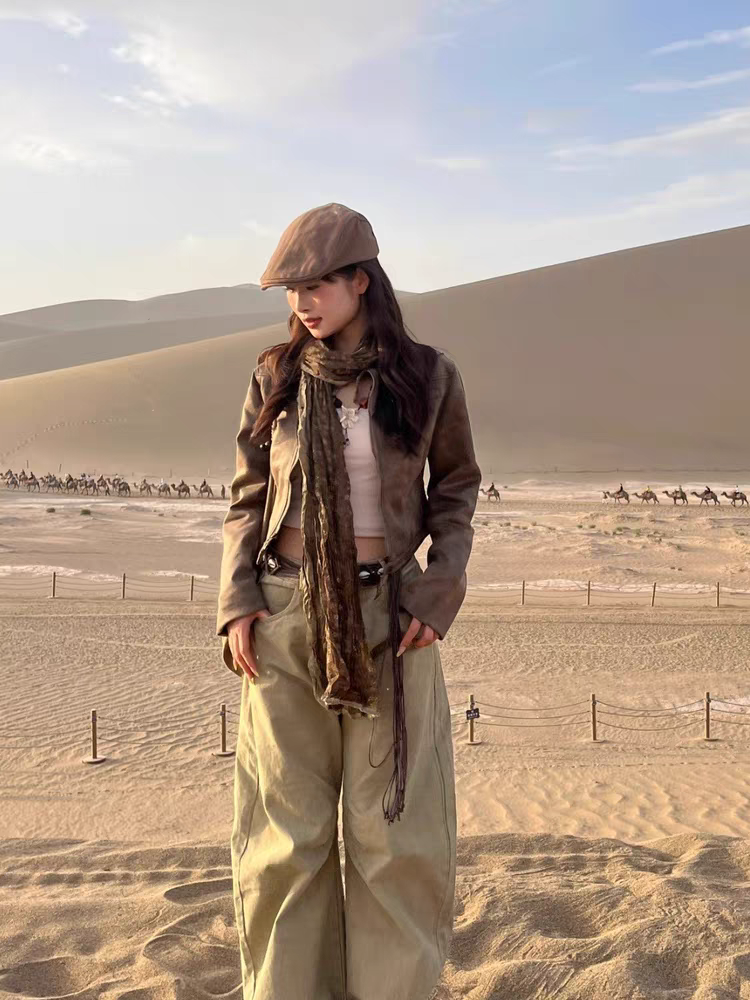 Reise-Outfit im amerikanischen Stil, braun, Hot Girl, schmale Passform, kurze Motorradjacke für Damen_voghion.com