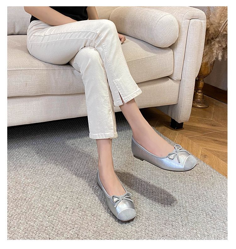Widened And Enlarged Large Size Flat Soled Shallow Mouth Single Shoes For Women In Spring And Autumn Wide Fat Feet Grandma Shoes Color Matching_voghion.com