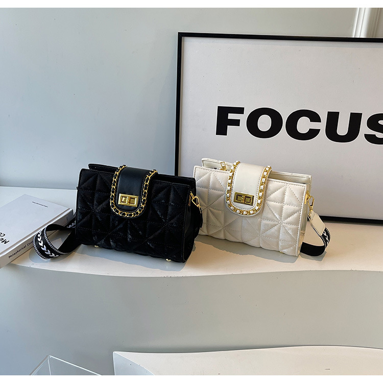 Borsa a tracolla da donna alla moda 2024 primavera nuova moda rete versatile rossa con tracolla piccola quadrata larga diamante_voghion.com