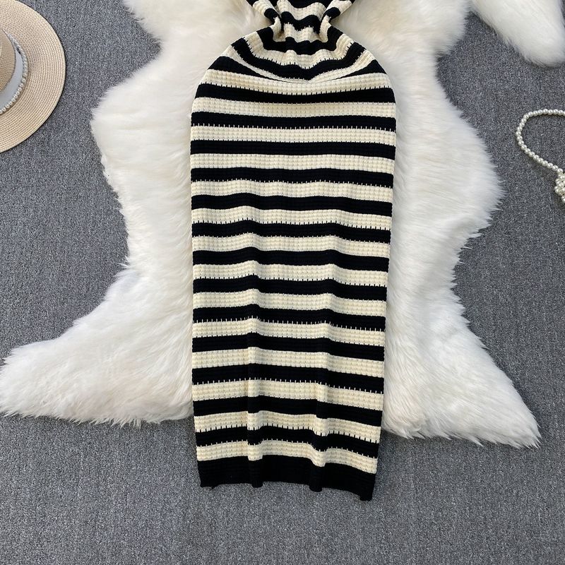 Abito da donna a righe in maglia con bretelle, gonna lunga per le vacanze, snellente per il temperamento e per i fianchi_voghion.com