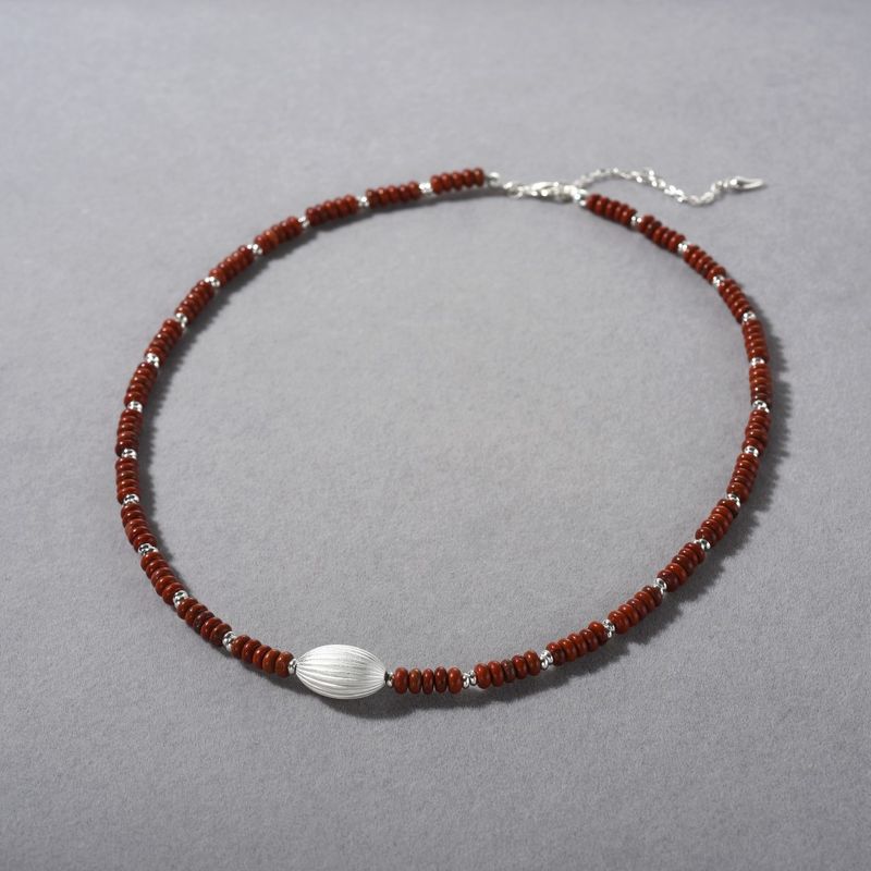 Elegante rubinbesetzte Choker-Halskette mit ovalem Anhänger, luxuriöser, leicht kupferplattierter Weißgold-Stil, französischer Retro-Look für jeden Tag_voghion.com