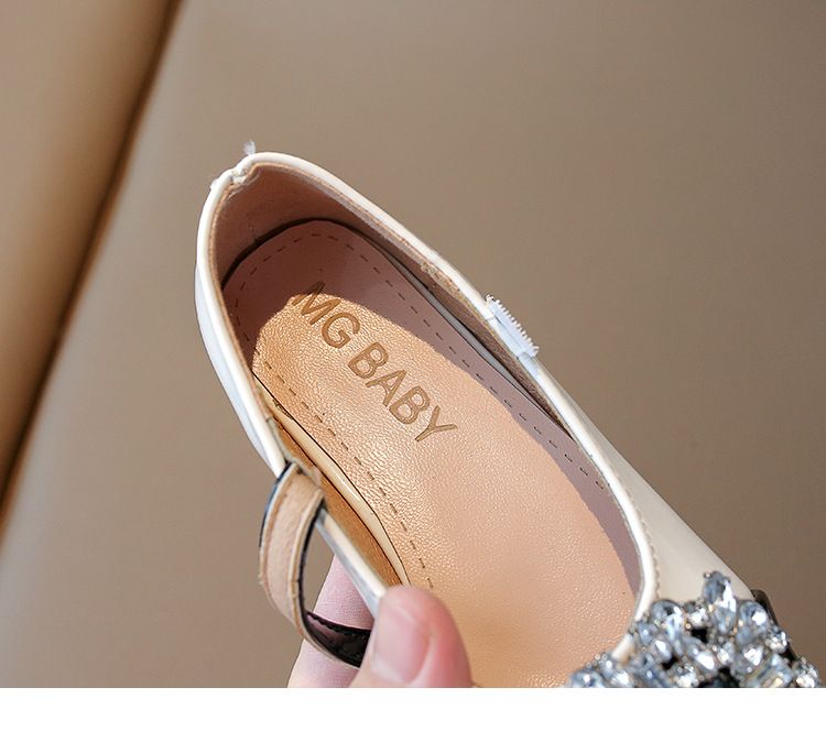 Mutter & Kinder großzügige Schnalle Mädchen Prinzessin Schuhe Strass flacher Mund kleine Lederschuhe 2024 Herbst neue Kinder Einzelschuhe zur Lieferung_voghion.com