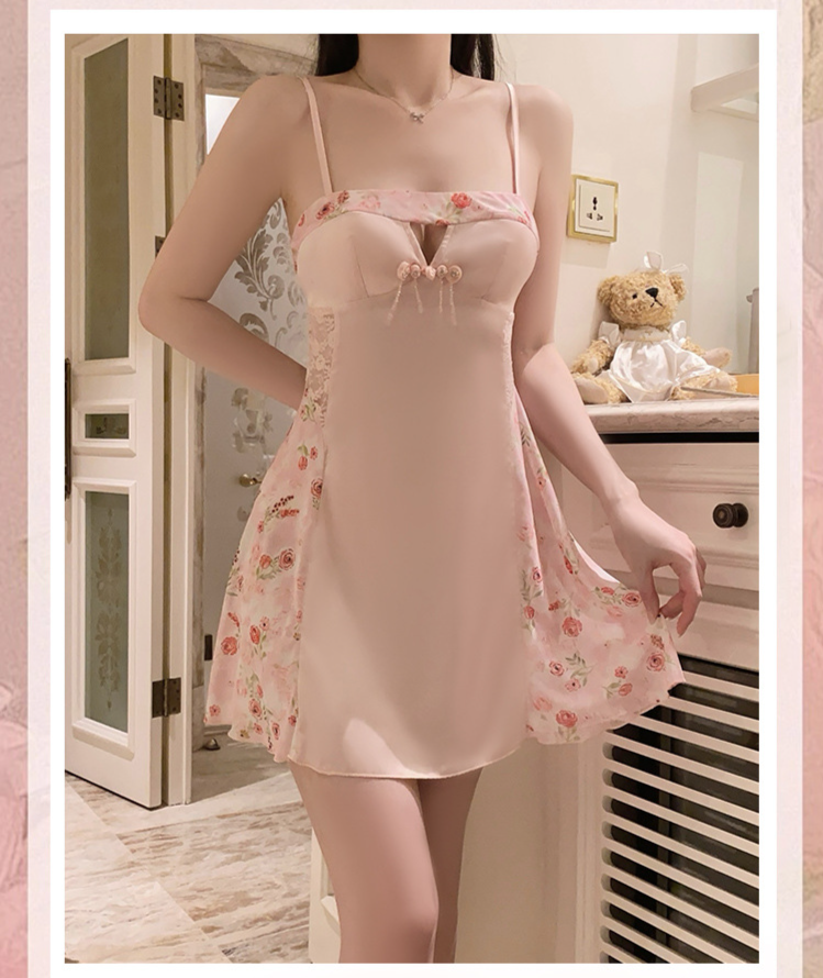 Abbigliamento da donna Guiruo Light Luxury Underwear Semplice retrò stampato raso con cuscinetto per il petto Pure Desire Style Sling Nightdress Home Set_voghion.com