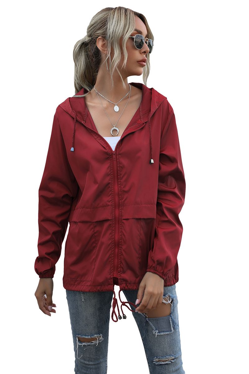 Chaqueta impermeable ligera con capucha y cremallera para mujer para senderismo al aire libre, disponible en stock_voghion.com