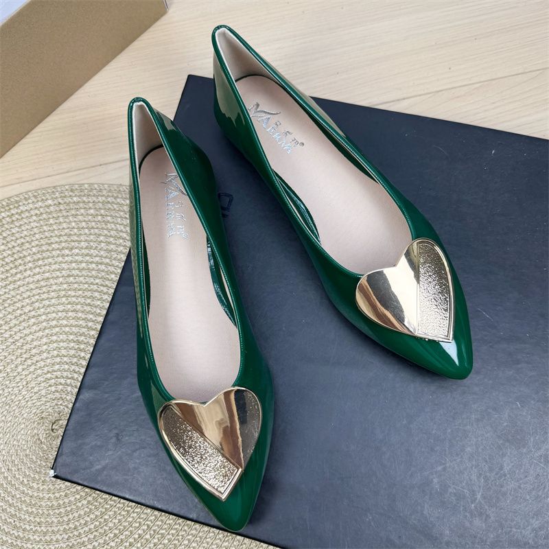 Flache Schuhe für Damen, spitze Zehenpartie, Herzdekor, einfarbig, Lackleder, süße Schuhe für Mädchen, Größe 36–44, gute Qualität_voghion.com