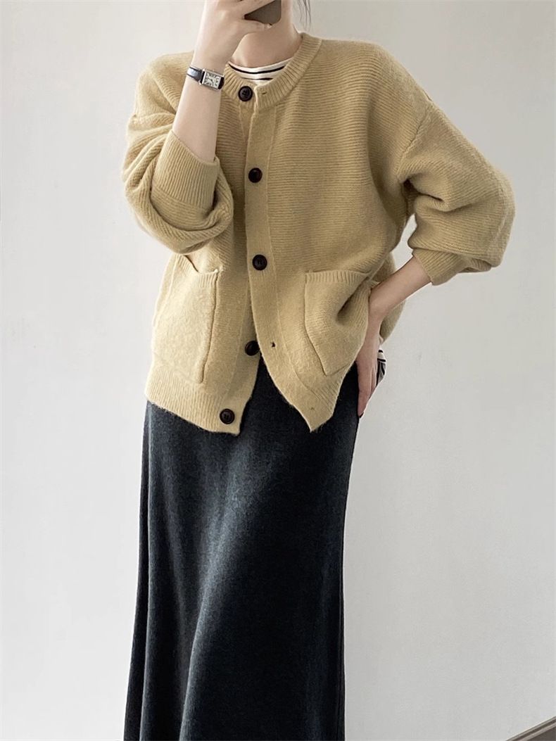 Giacca in maglia tinta unita per donna, stile medio-lungo, nuovo articolo autunno 2024, cardigan in maglia con scollo rotondo e tasca, ampio_voghion.com