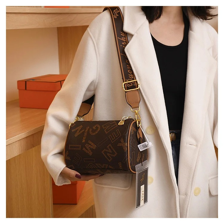 Neuer heißer Modetrend: Vielseitige, weiche Kissentasche mit Zylinderdruck für Damen mit einer Schultertasche und einer Umhängetasche_voghion.com