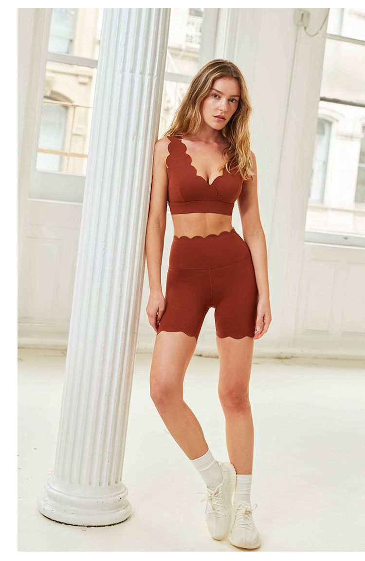 Shell Petal Edge Yoga Wear mit Brustpolster, V-Ausschnitt, Sportweste, Shorts, Lauftrainings-Set für Damen_voghion.com