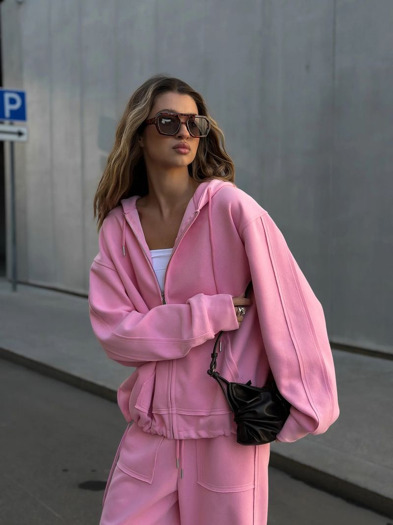 Completo due pezzi casual da strada, con giacca, cravatta, pantaloni a gamba larga, manica lunga, cerniera e tinta unita_voghion.com