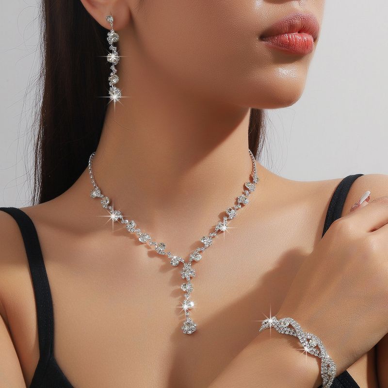 Brautset Accessoires Halskette Armband Ohrringe dreiteiliges Set Nische High-End-Schmuckset Kleid vielseitiger Schmuck_voghion.com