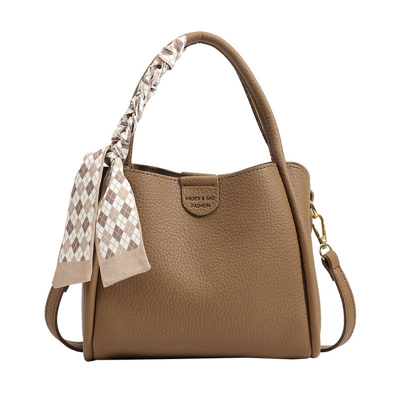 Tendenza femminile di quest'anno: borsa a mano con cestino di verdure, nuova borsa a secchiello in morbida pelle, borsa a tracolla da pendolare_voghion.com