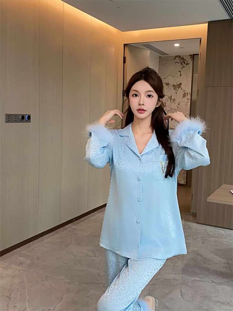 Underwear & Sleepwears Leopard Feather High End Pajamas For Women Autumn And Winter Gold Velvet Long Sleeved Comfortable Home Clothes Suit_voghion.com