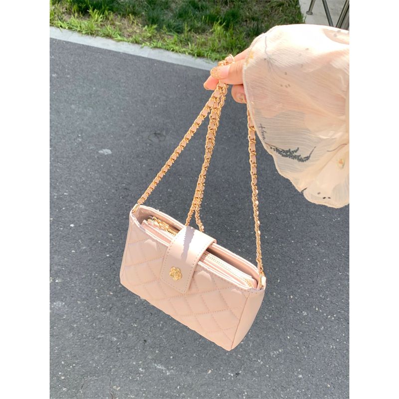 Frische Umhängetasche mit einer Schulter, kleine beliebte Lingge-Kette, modische und Freizeit-Damentasche 2024 Neue Handytasche für_voghion.com